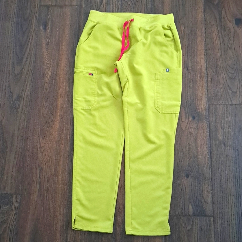 Scrub set
